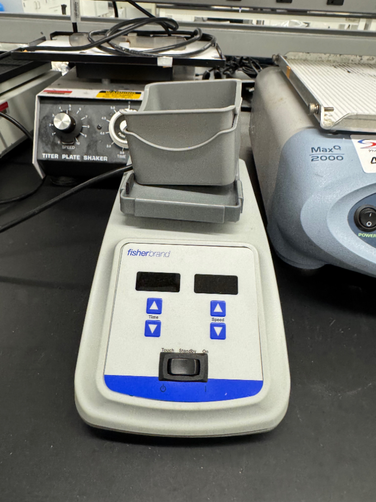 Image of Fisherbrand Microplate vortexer